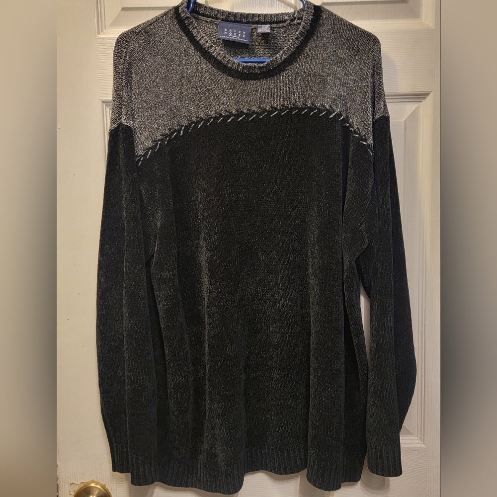Crazy Horse Men's Sweater Size Large